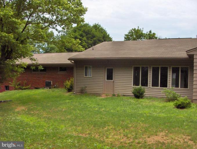 16707 Edward Doub Road Williamsport, MD 21795 - Photo 6 of 30 Exterior #5