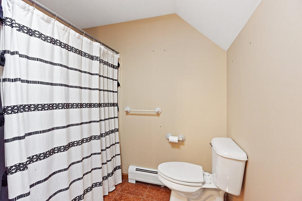 476 Smithfield Road Oakland, ME 04963 - Photo 28 of 40 Second floor bath