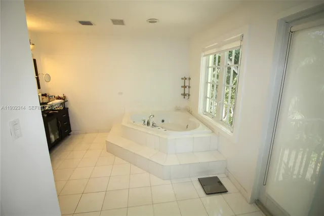 $10,900,000 | 6750 Granada Boulevard, Coral Gables, FL 33146