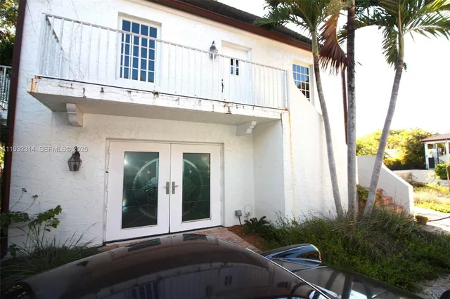 $10,900,000 | 6750 Granada Boulevard, Coral Gables, FL 33146