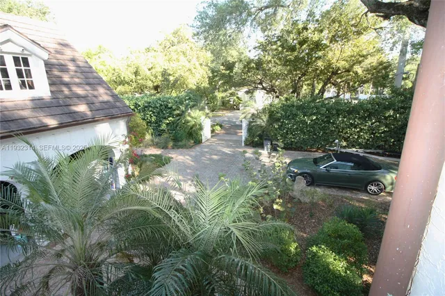 $10,900,000 | 6750 Granada Boulevard, Coral Gables, FL 33146