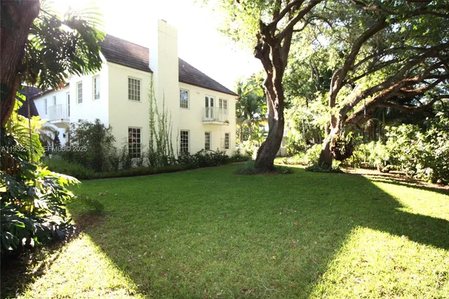 $10,900,000 | 6750 Granada Boulevard, Coral Gables, FL 33146