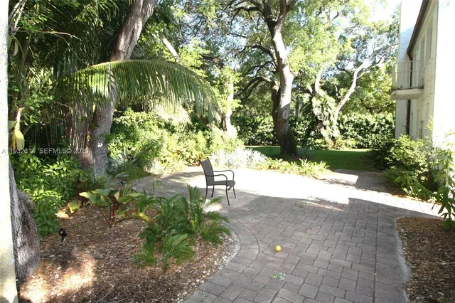$10,900,000 | 6750 Granada Boulevard, Coral Gables, FL 33146