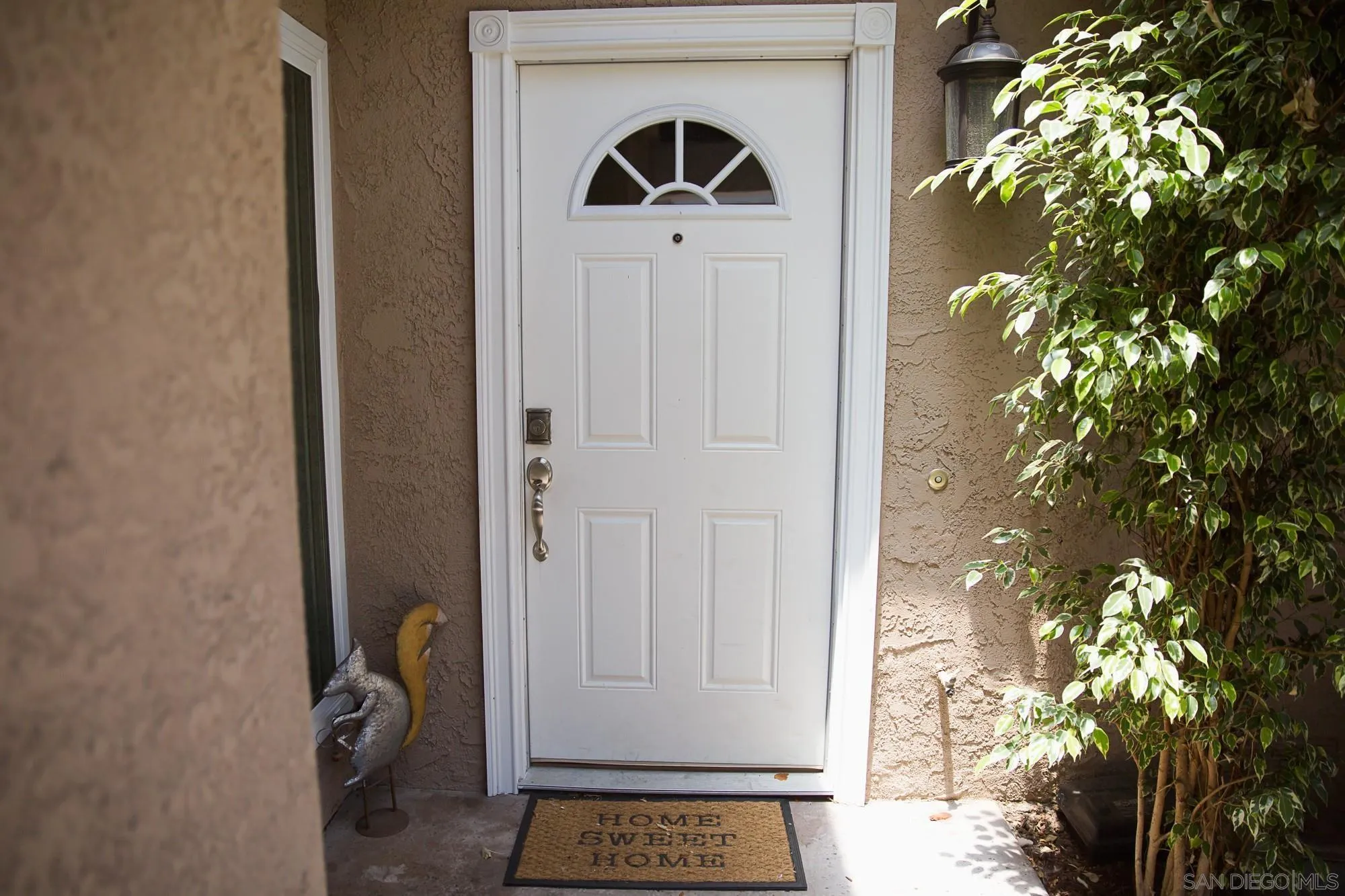 44547 La Paz Road Temecula, CA 92592 - Photo 25 of 30 a view of front door of a house