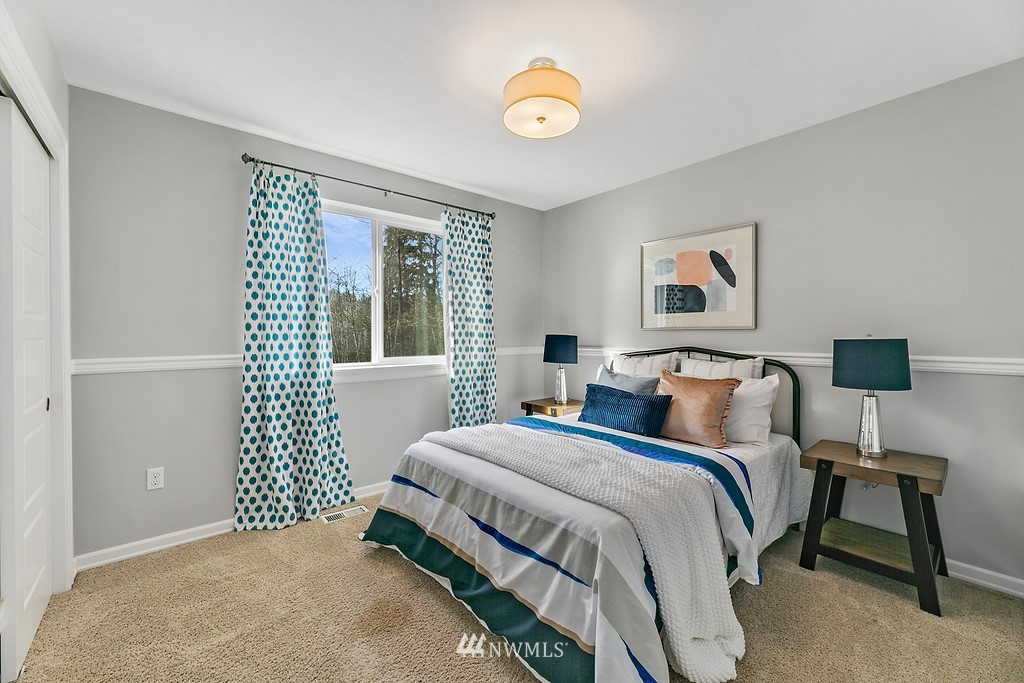 3402 Walsh Road Snohomish, WA 98290 - Photo 15 of 33 a bedroom with a bed and a window