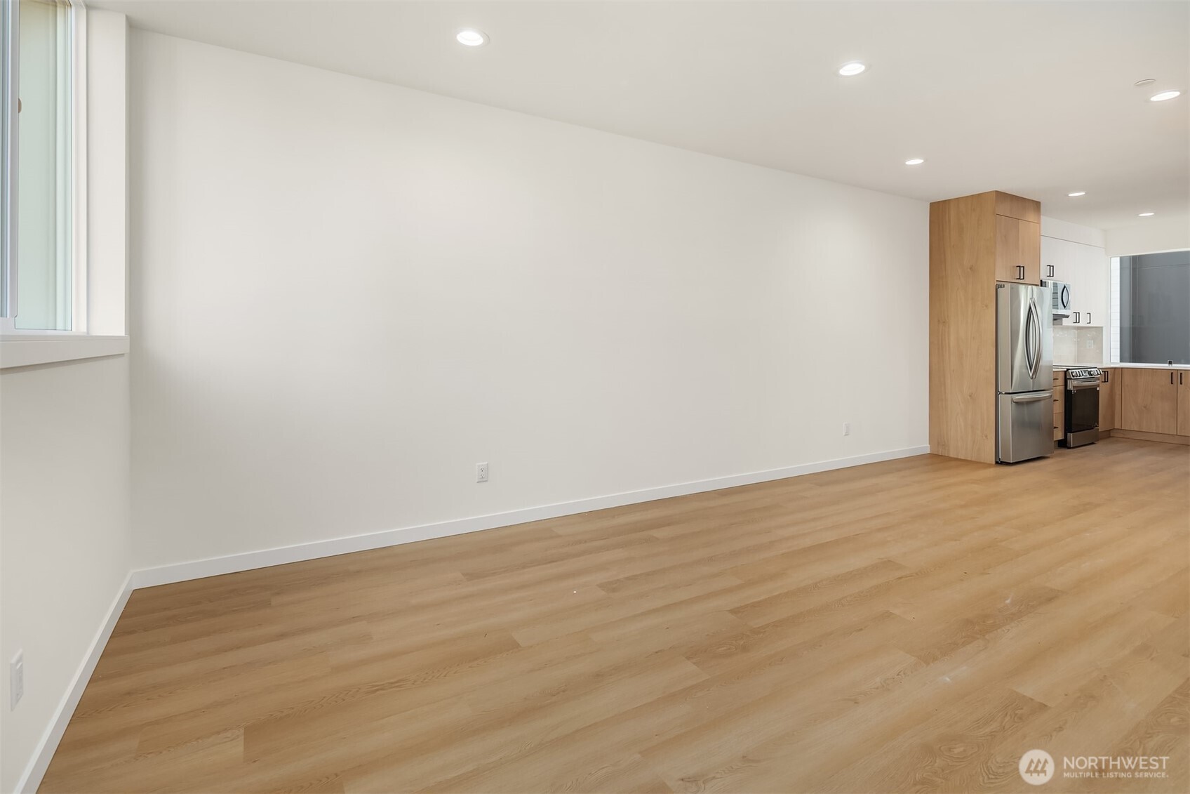 18017 2nd Avenue Northeast, Unit B Seattle, WA 98155 - Photo 9 of 19 a view of an empty room