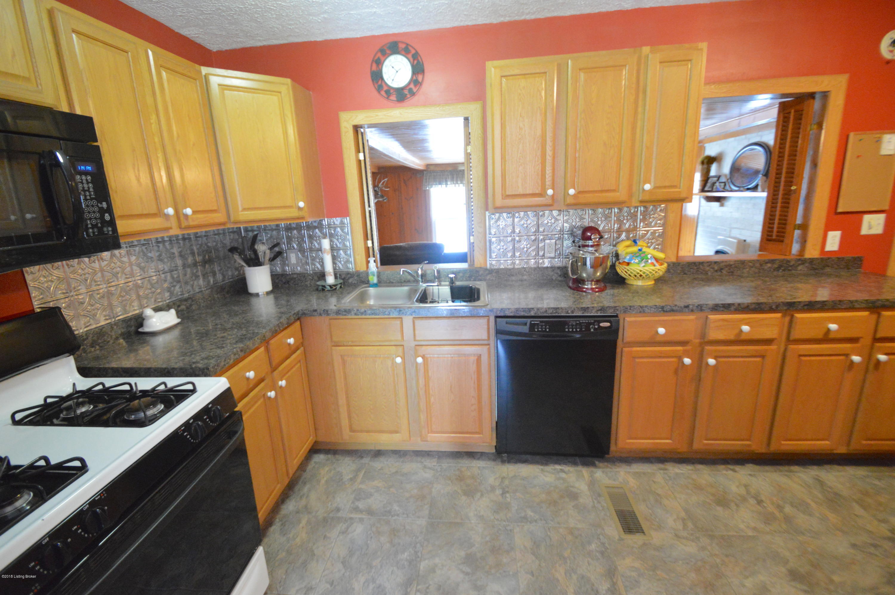 4300 Blevins Gap Road Louisville, KY 40272 - Photo 31 of 42 DSC_7492