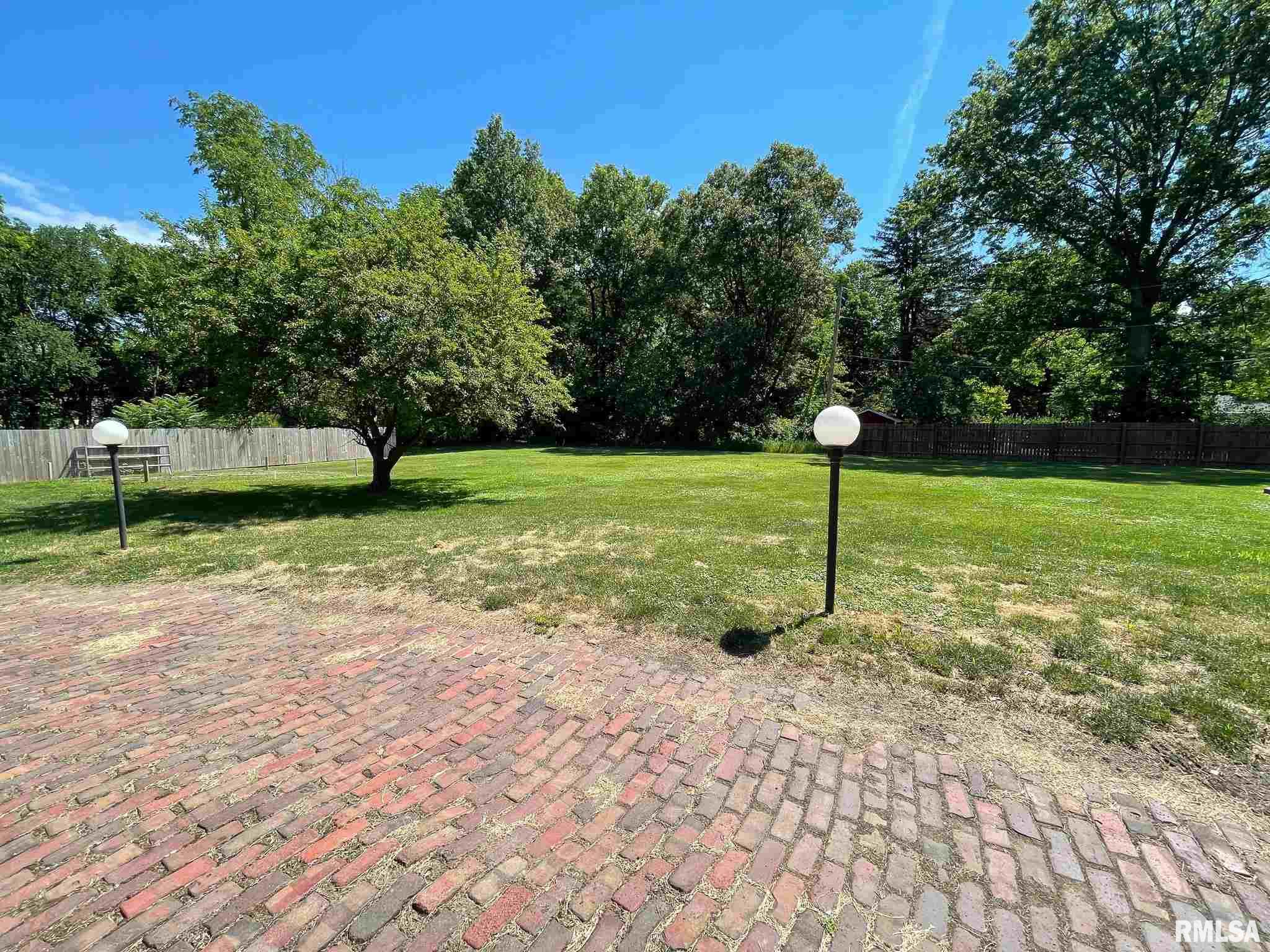 2124 7th Street Moline, IL 61265 - Photo 25 of 26 Gallery Image 25