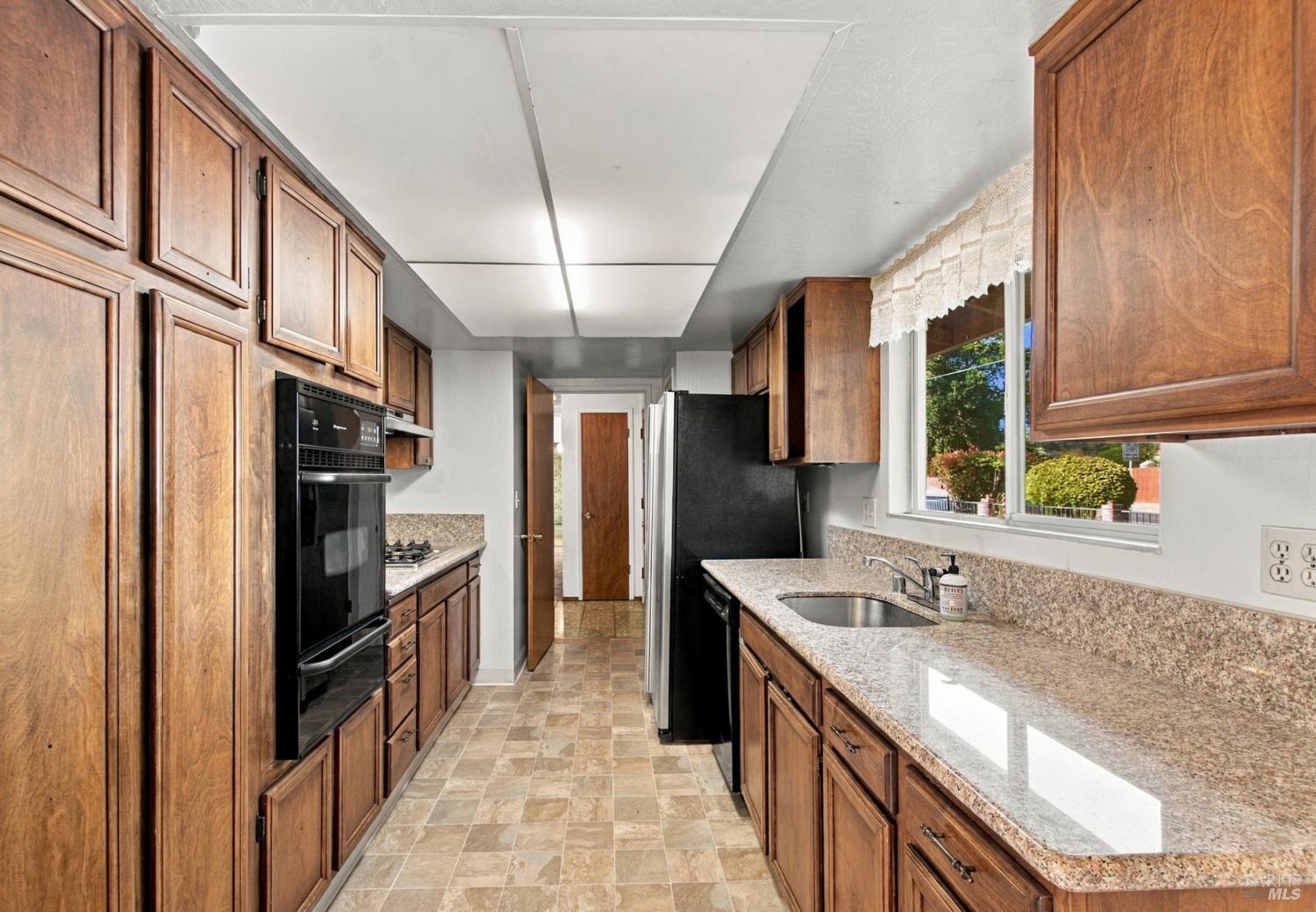 1075 Partrick Road Napa, CA 94558 - Photo 8 of 57 Gallery Image 8