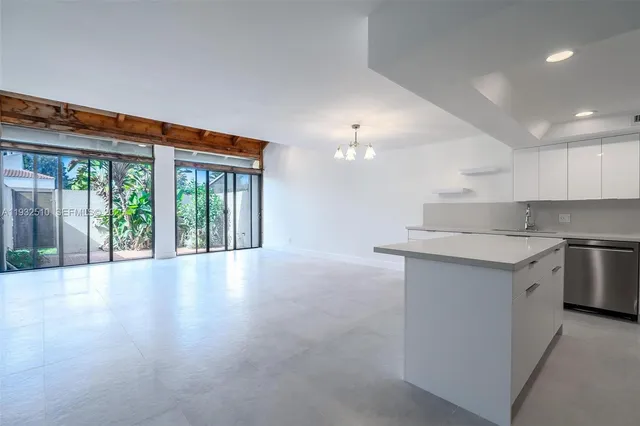 $4,500 | 8708 Southwest 79th Place, Unit 8708, Miami, FL 33143