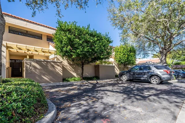 $4,500 | 8708 Southwest 79th Place, Unit 8708, Miami, FL 33143