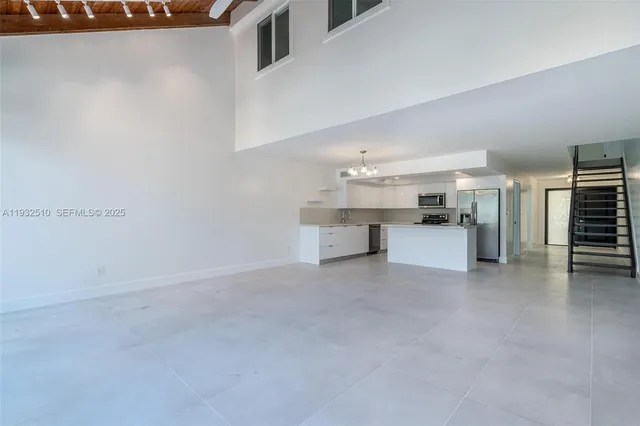 $4,500 | 8708 Southwest 79th Place, Unit 8708, Miami, FL 33143