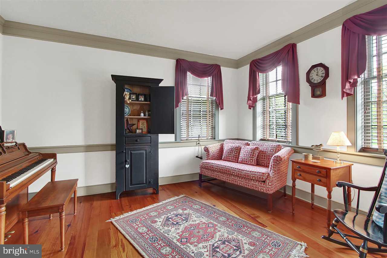 3640 Raintree Road York, PA 17404 - Photo 3 of 36 Gallery Image 3
