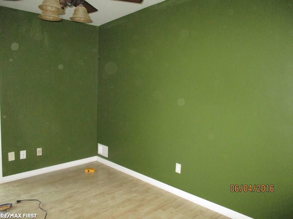 25809 Farmington Road Farmington Hills, MI 48335 - Photo 25 of 32