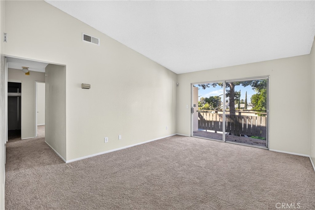 1800 East Old Ranch Road, Unit 166 Colton, CA 92324 - Photo 4 of 22 Spacious Living Room