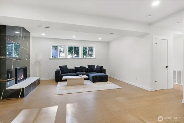 $1,349,999 | 4215 228th Street Southeast, Bothell, WA 98021