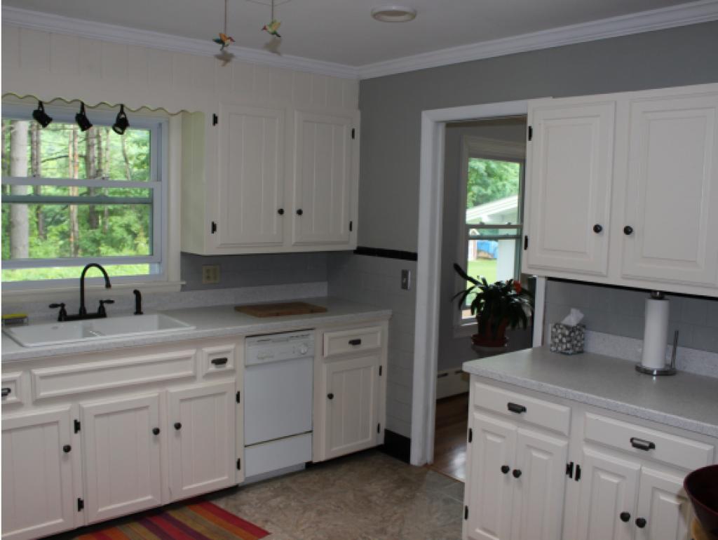 255 Putney Road Brattleboro, VT 05301 - Photo 2 of 25