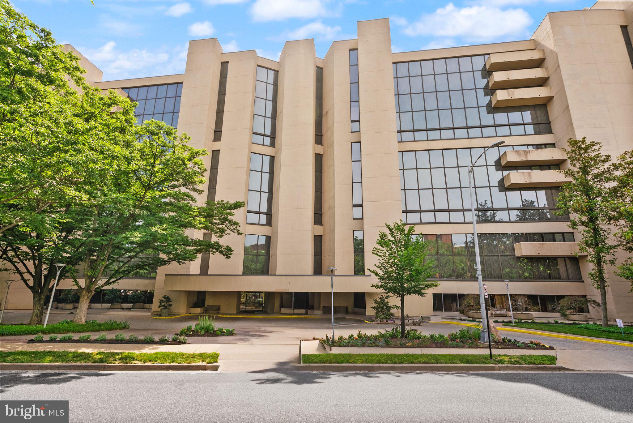1101 South Arlington Ridge Road, Unit 608 Arlington, VA 22202 - Photo 2 of 53