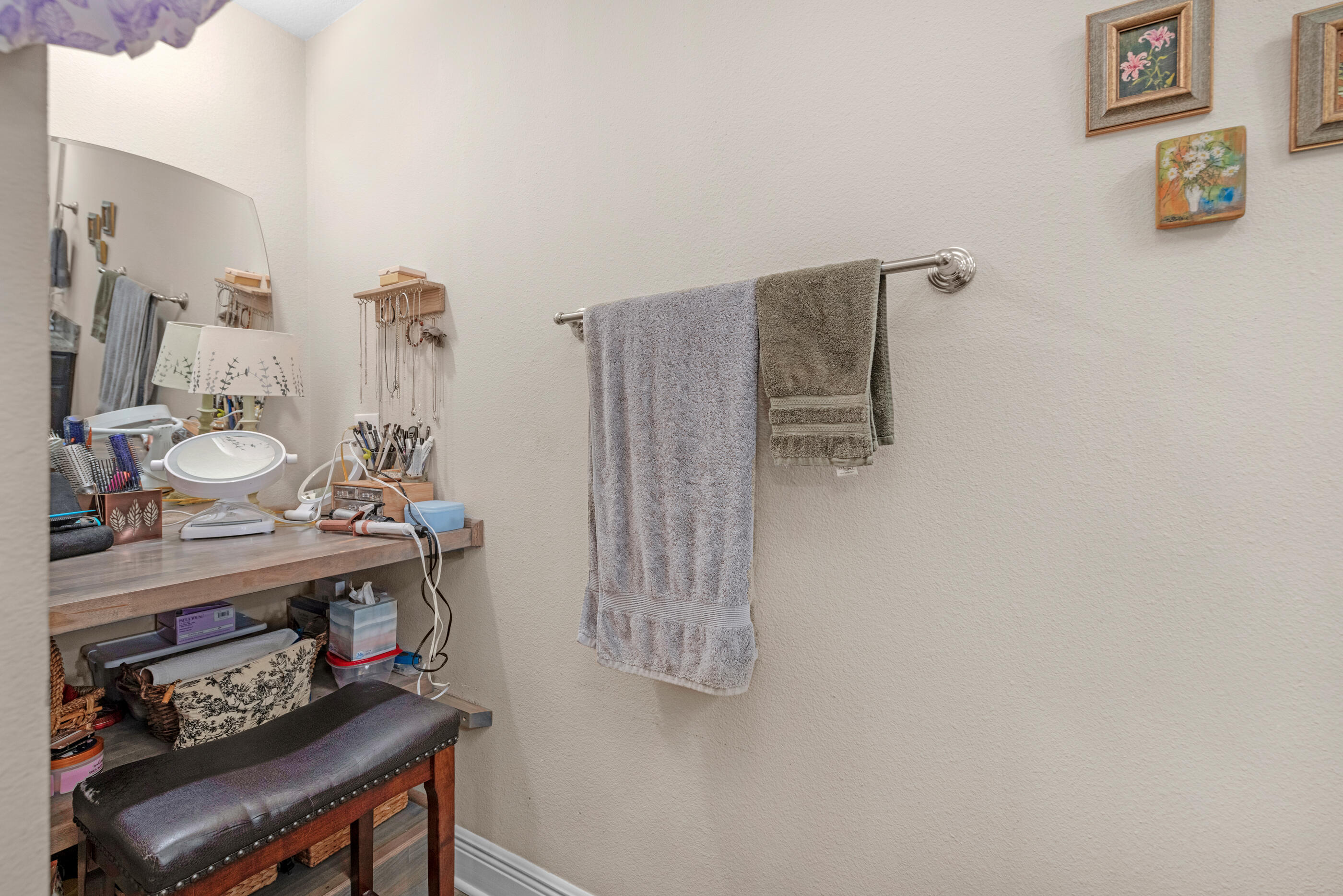 1680 Twin Pines Circle Cantonment, FL 32533 - Photo 33 of 39 a view of hall way with furniture