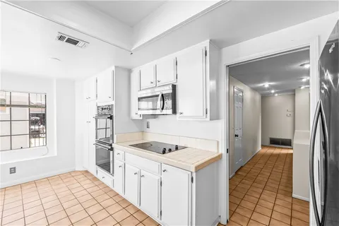 $1,355,000 | 3462 Windsor Court, Costa Mesa, CA 92626