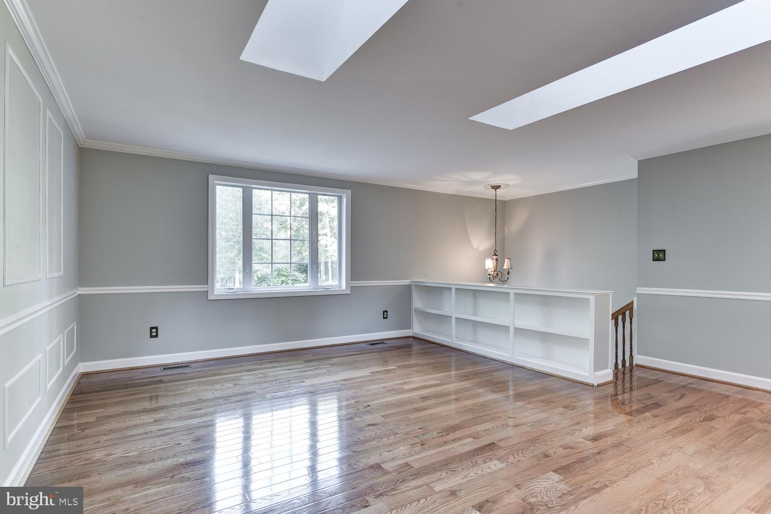 4312 Pinetree Road Rockville, MD 20853 - Photo 19 of 73 Living Room