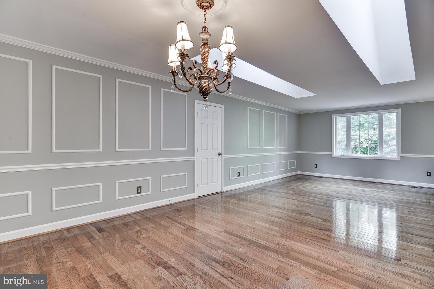 4312 Pinetree Road Rockville, MD 20853 - Photo 26 of 73 Living Room