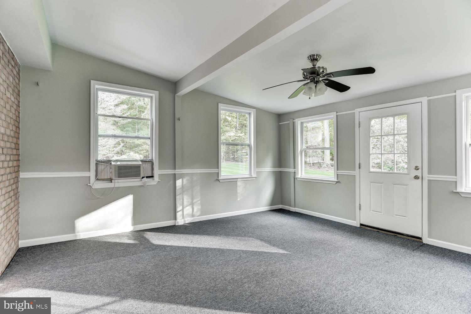 4312 Pinetree Road Rockville, MD 20853 - Photo 27 of 73 Living Room