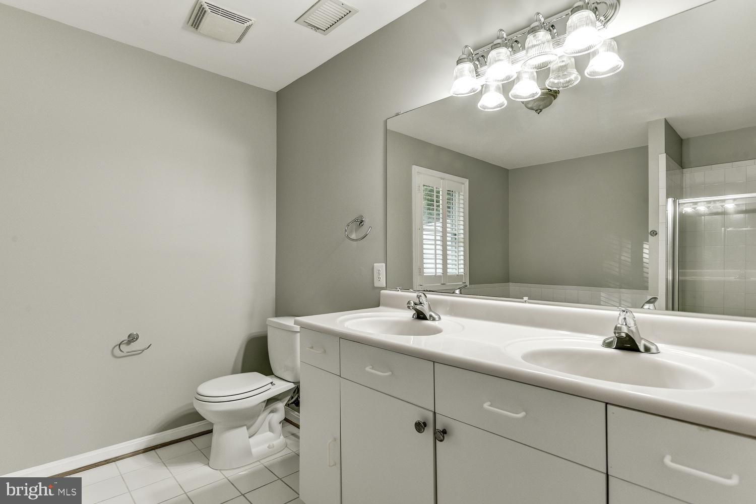 4312 Pinetree Road Rockville, MD 20853 - Photo 35 of 73 Bath