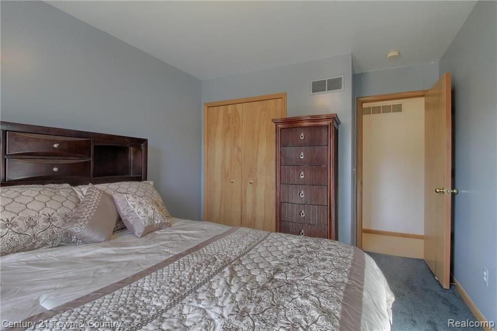 51959 Boland Road Chesterfield, MI 48047 - Photo 16 of 39