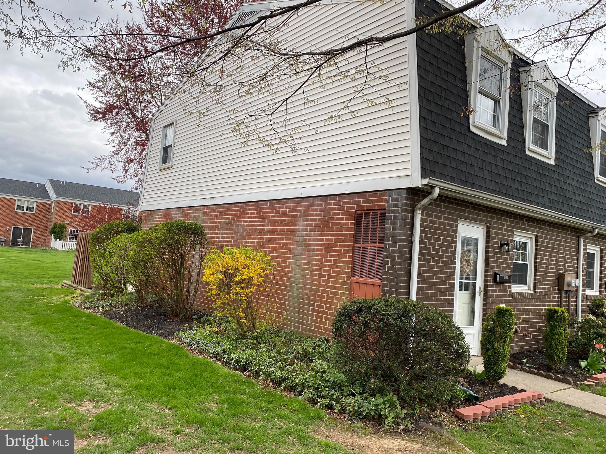 1611 Wogan Road York, PA 17404 - Photo 2 of 23
