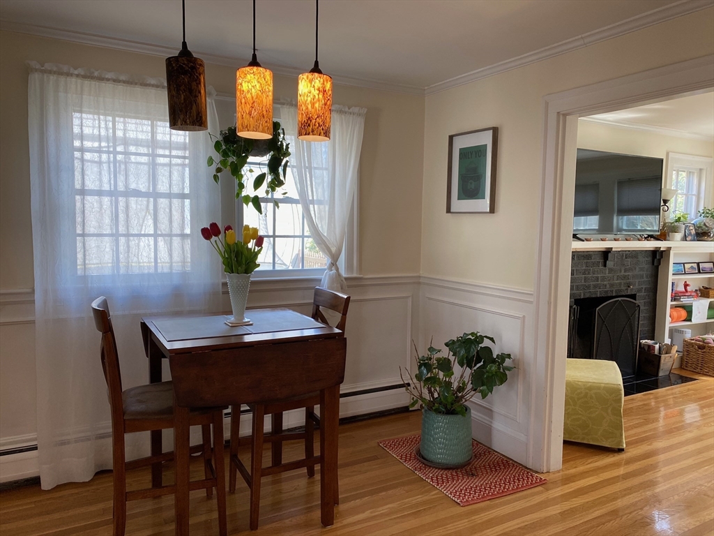 22 Cleveland Road Wellesley, MA 02481 - Photo 5 of 22