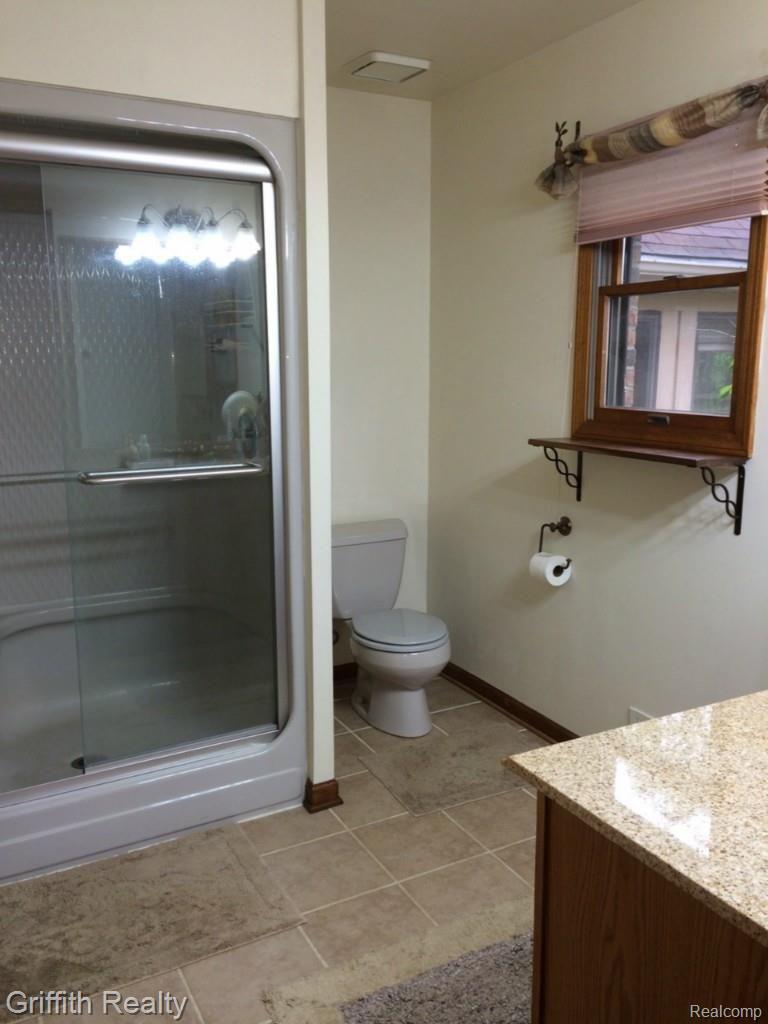 2051 Hidden Valley Howell, MI 48843 - Photo 20 of 66 Master Bath.jpg