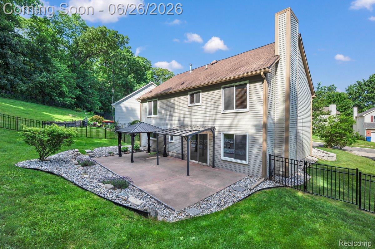 126 Eagle Ridge Road Lake Orion, MI 48360 - Photo 28 of 29 126 Back 2.jpg