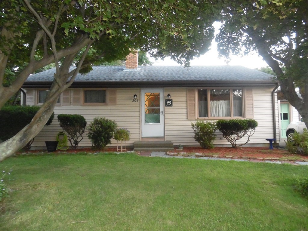 304 Old Warren Road Swansea, MA 02777 - Photo 1 of 12 Gallery Image 1