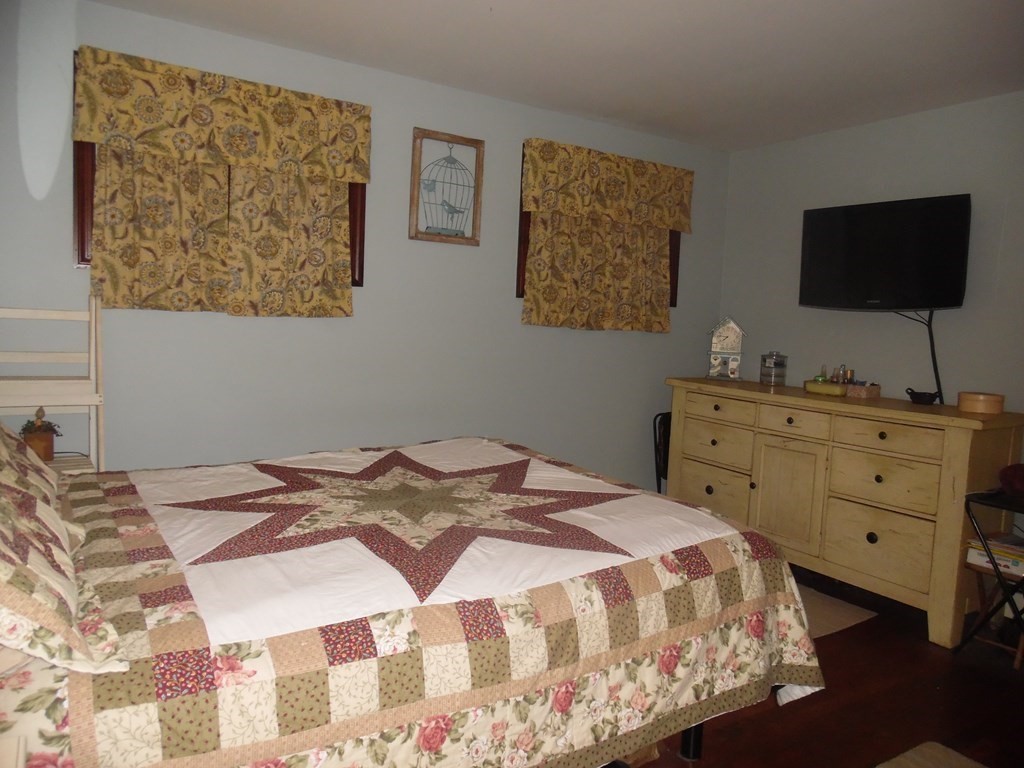 304 Old Warren Road Swansea, MA 02777 - Photo 6 of 12 Gallery Image 6