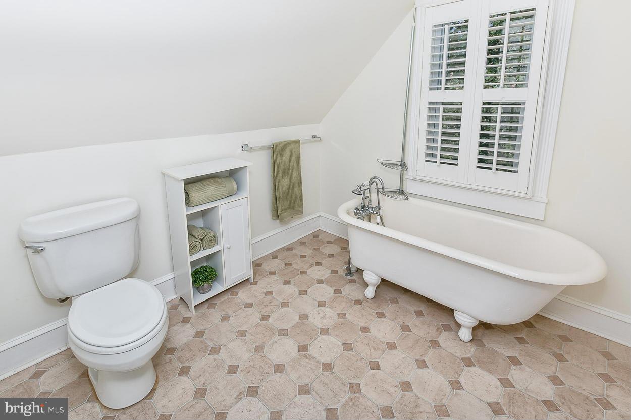 4805 Morello Road Baltimore, MD 21214 - Photo 21 of 25 Bath (Master)