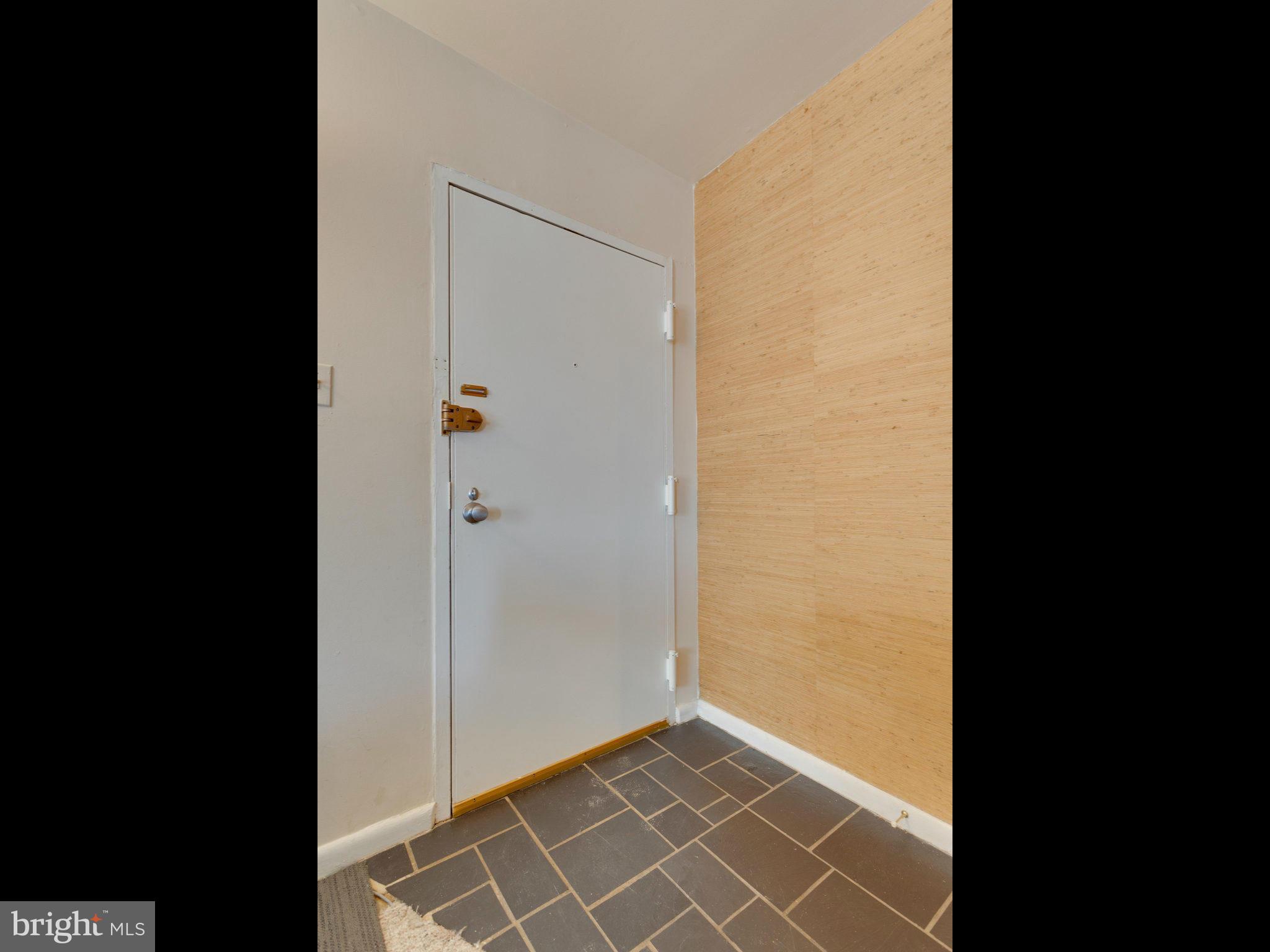 6280 Edsall Road, Unit 404 Alexandria, VA 22312 - Photo 2 of 14 Interior (General)