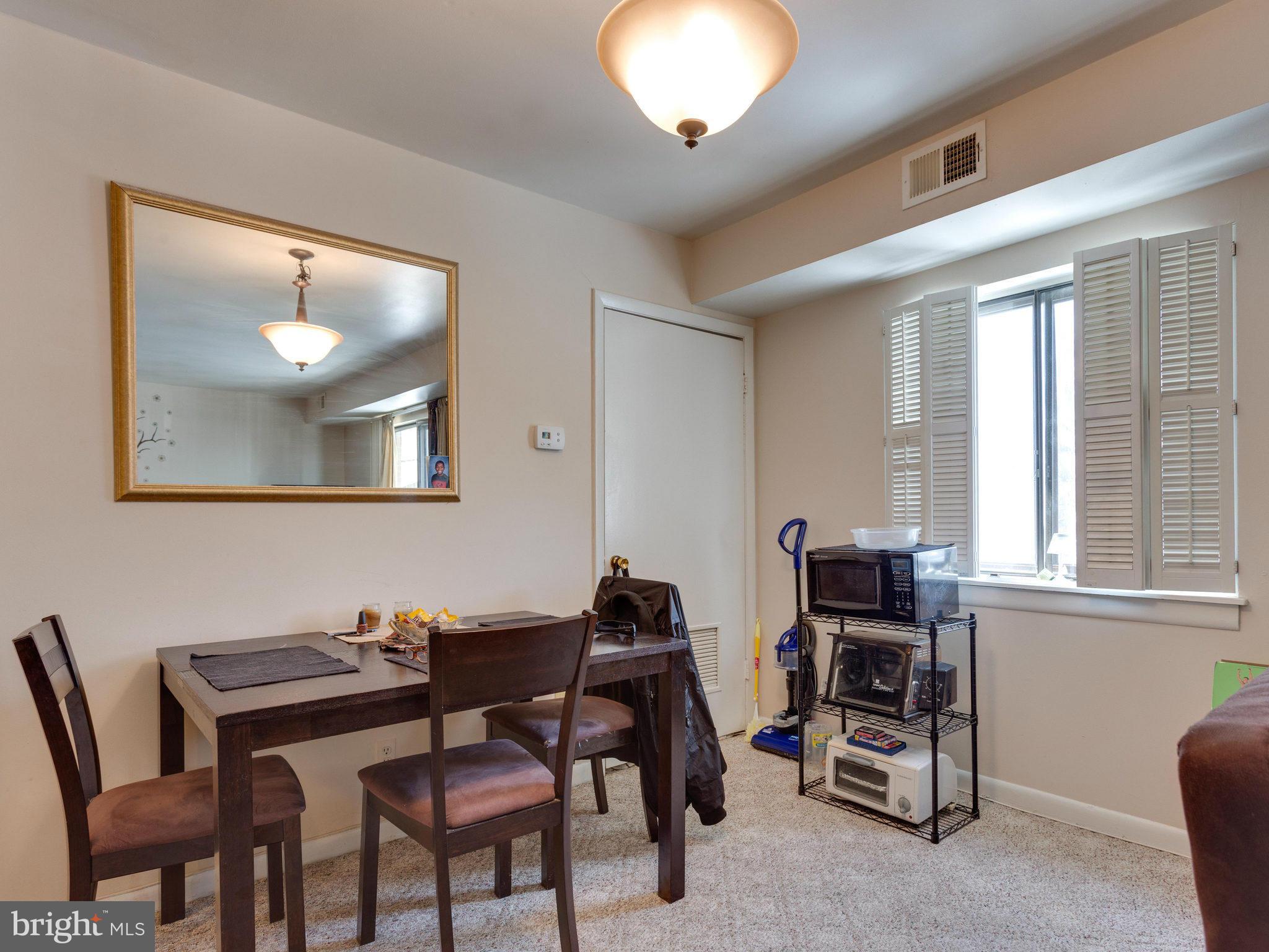 6280 Edsall Road, Unit 404 Alexandria, VA 22312 - Photo 5 of 14 Dining Room