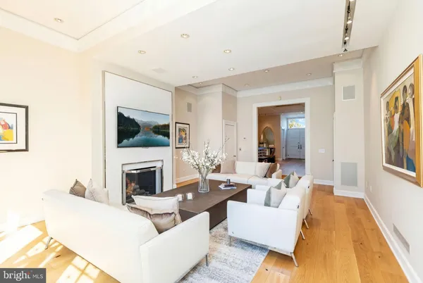 $2,295,000 | 254 South 3rd Street, Philadelphia, PA 19106