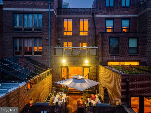 $2,295,000 | 254 South 3rd Street, Philadelphia, PA 19106