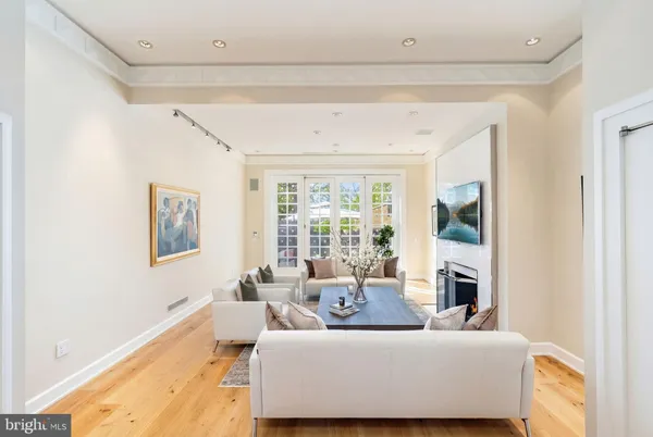 $2,295,000 | 254 South 3rd Street, Philadelphia, PA 19106
