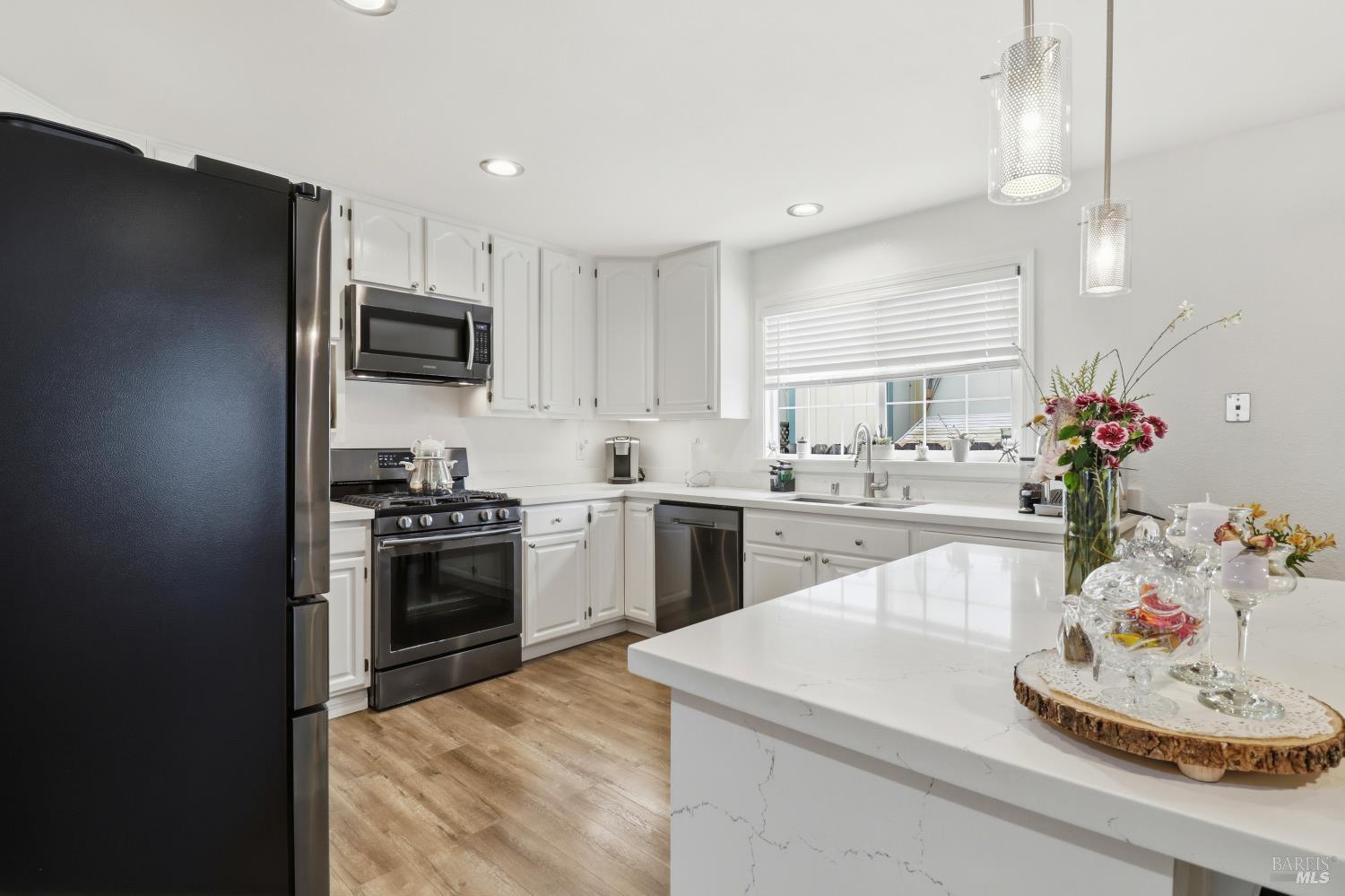 4317 Grandview Way Rohnert Park, CA 94928 - Photo 11 of 39