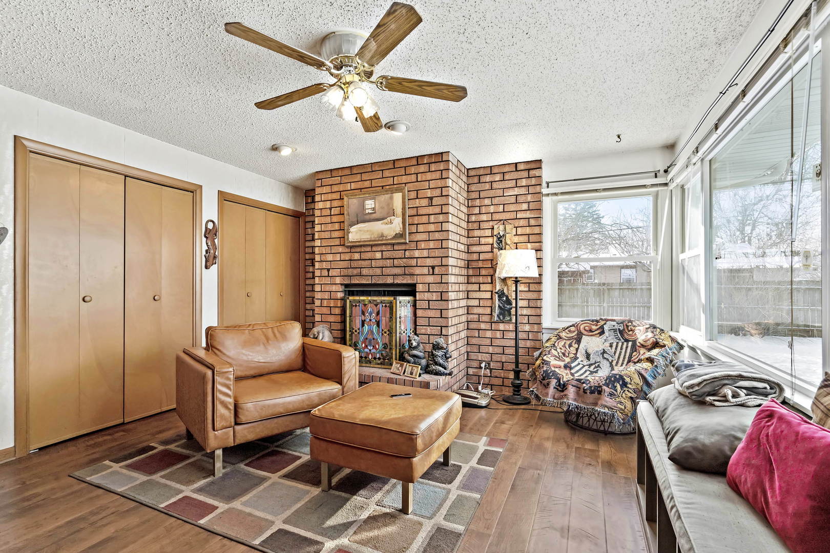 9 Strasma S Drive Kankakee, IL 60901 - Photo 10 of 16 a living room with furniture and a large window
