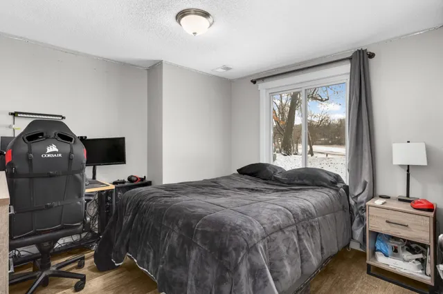 $575,000 | 10 Woodpecker Ridge Road, Excelsior, MN 55331