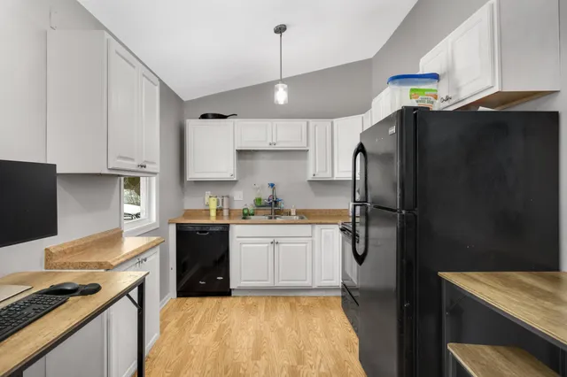 $575,000 | 10 Woodpecker Ridge Road, Excelsior, MN 55331