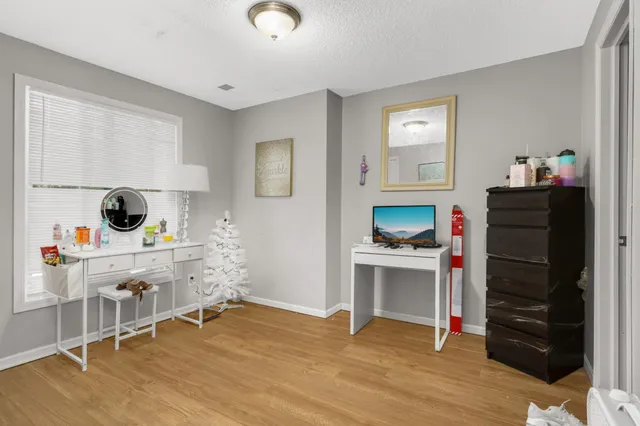 $575,000 | 10 Woodpecker Ridge Road, Excelsior, MN 55331