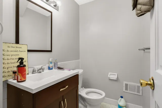 $575,000 | 10 Woodpecker Ridge Road, Excelsior, MN 55331