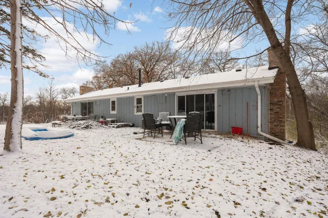 $575,000 | 10 Woodpecker Ridge Road, Excelsior, MN 55331