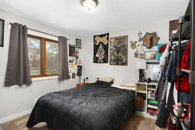 $575,000 | 10 Woodpecker Ridge Road, Excelsior, MN 55331