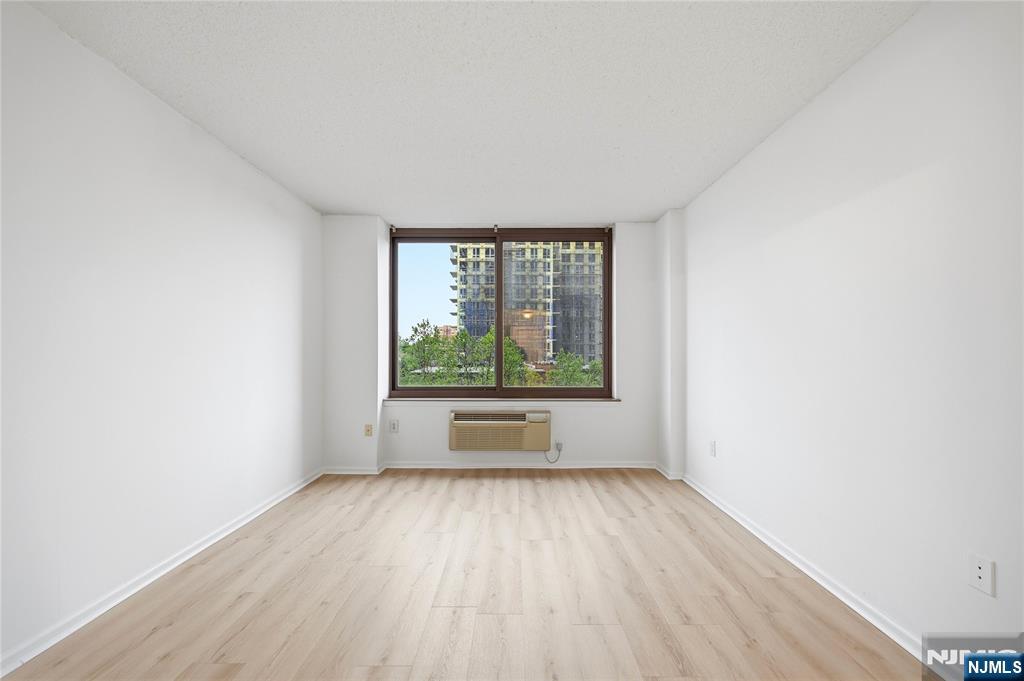 100 Old Palisade Road, Unit 1613 Fort Lee, NJ 07024 - Photo 14 of 35